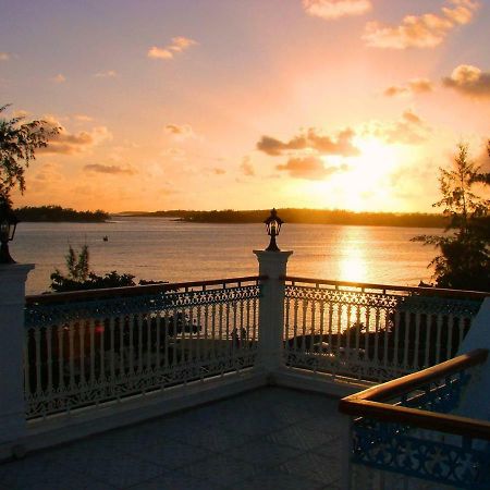 Villa Bella Charming Beachfront Guesthouse Blue Bay Kültér fotó