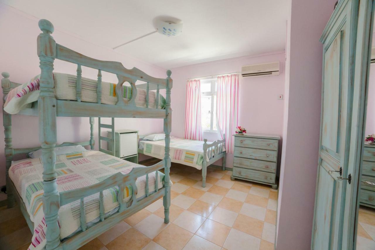 Villa Bella Charming Beachfront Guesthouse Blue Bay Kültér fotó