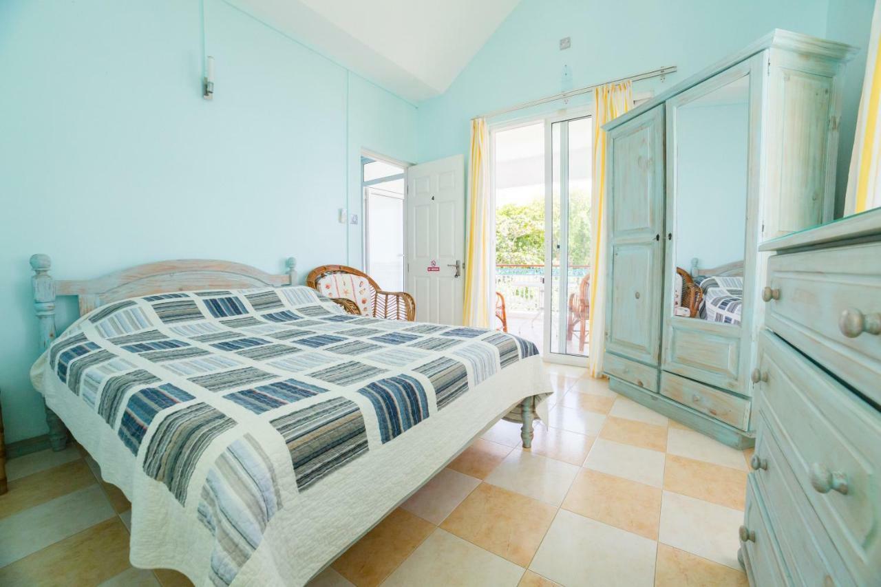 Villa Bella Charming Beachfront Guesthouse Blue Bay Kültér fotó