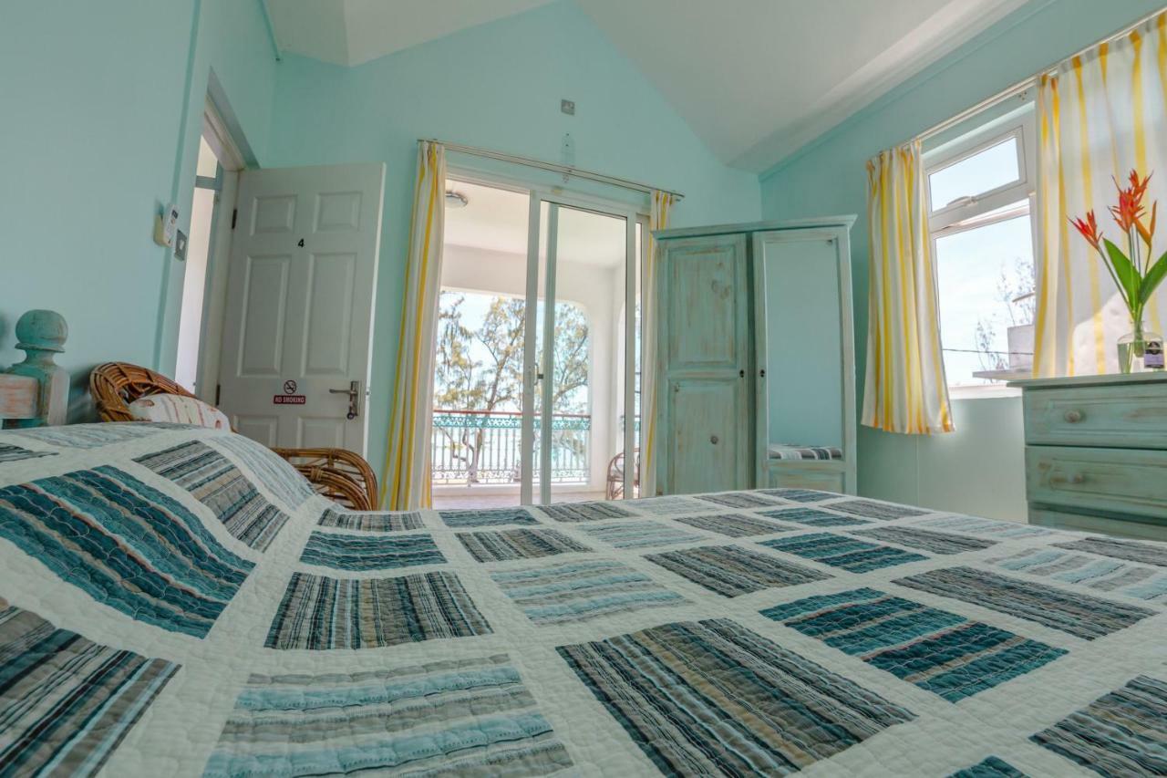 Villa Bella Charming Beachfront Guesthouse Blue Bay Kültér fotó