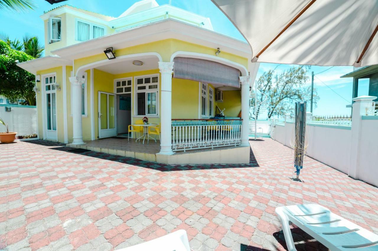 Villa Bella Charming Beachfront Guesthouse Blue Bay Kültér fotó