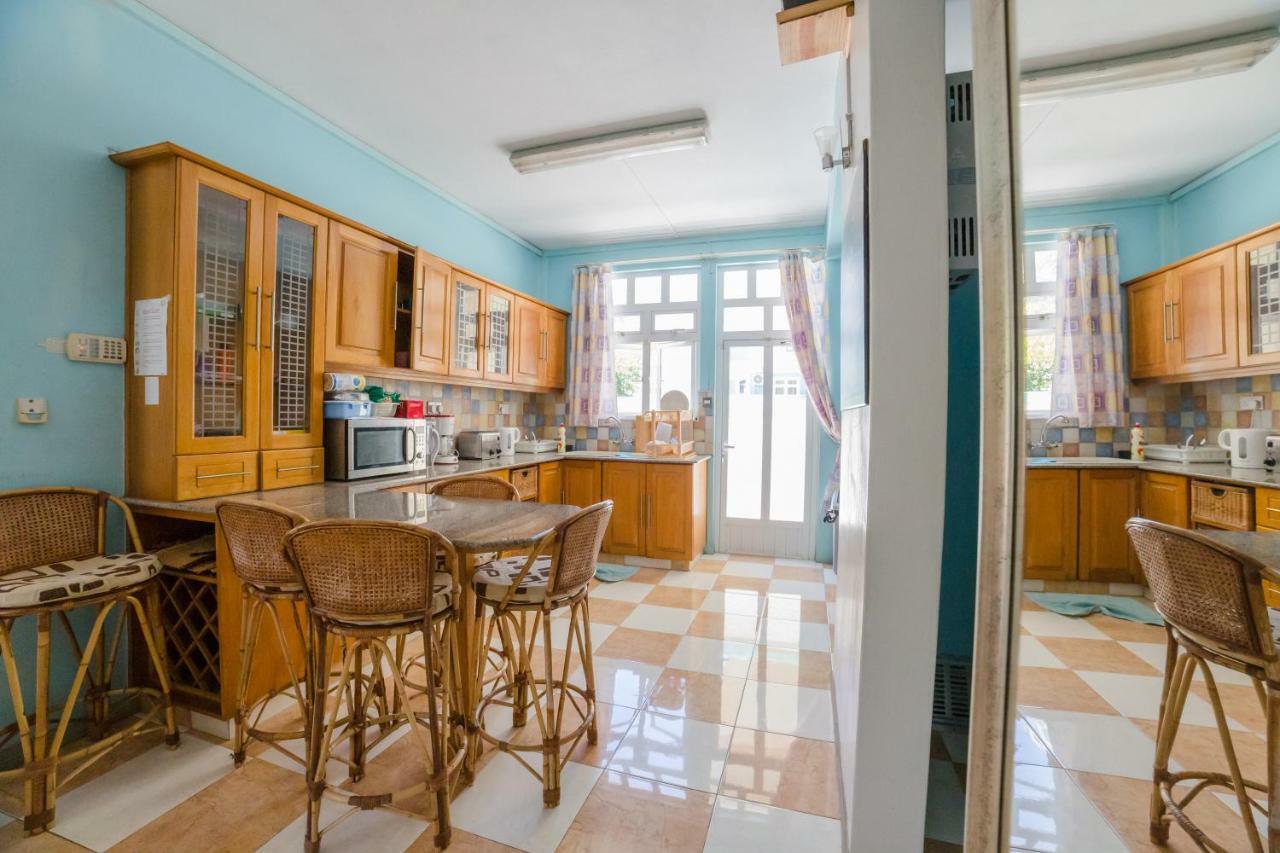 Villa Bella Charming Beachfront Guesthouse Blue Bay Kültér fotó