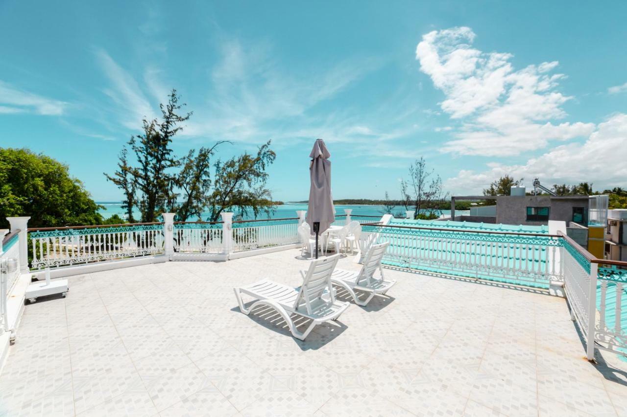Villa Bella Charming Beachfront Guesthouse Blue Bay Kültér fotó