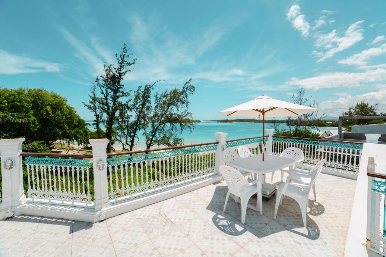 Villa Bella Charming Beachfront Guesthouse Blue Bay Kültér fotó